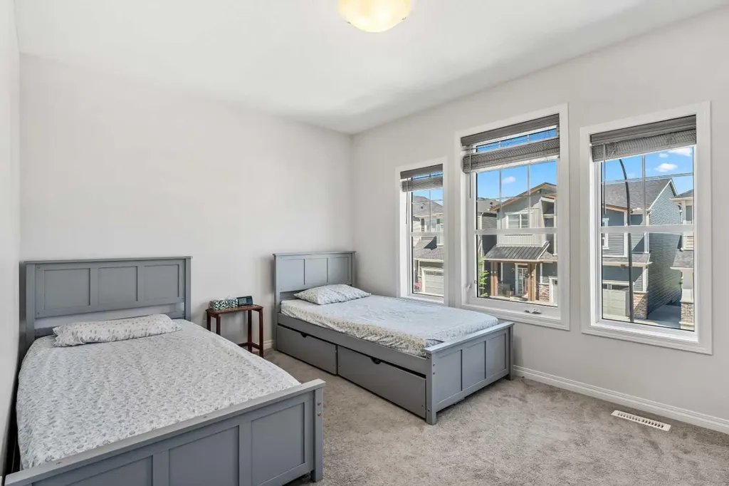 192 Carrington Crescent NW Calgary AB T3P1R1