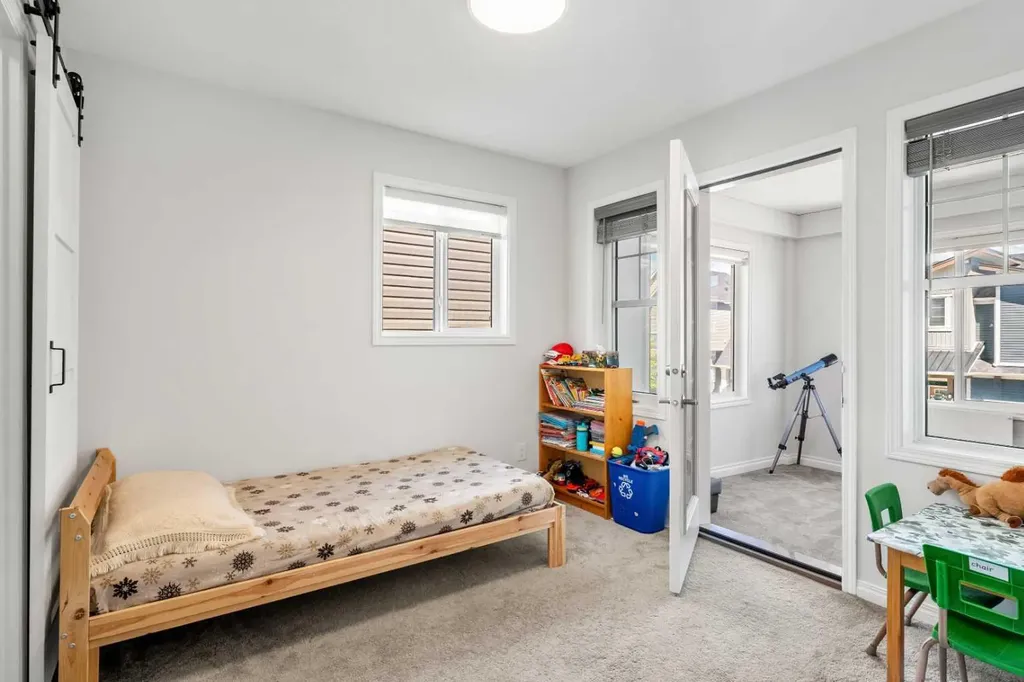 192 Carrington Crescent NW Calgary AB T3P1R1