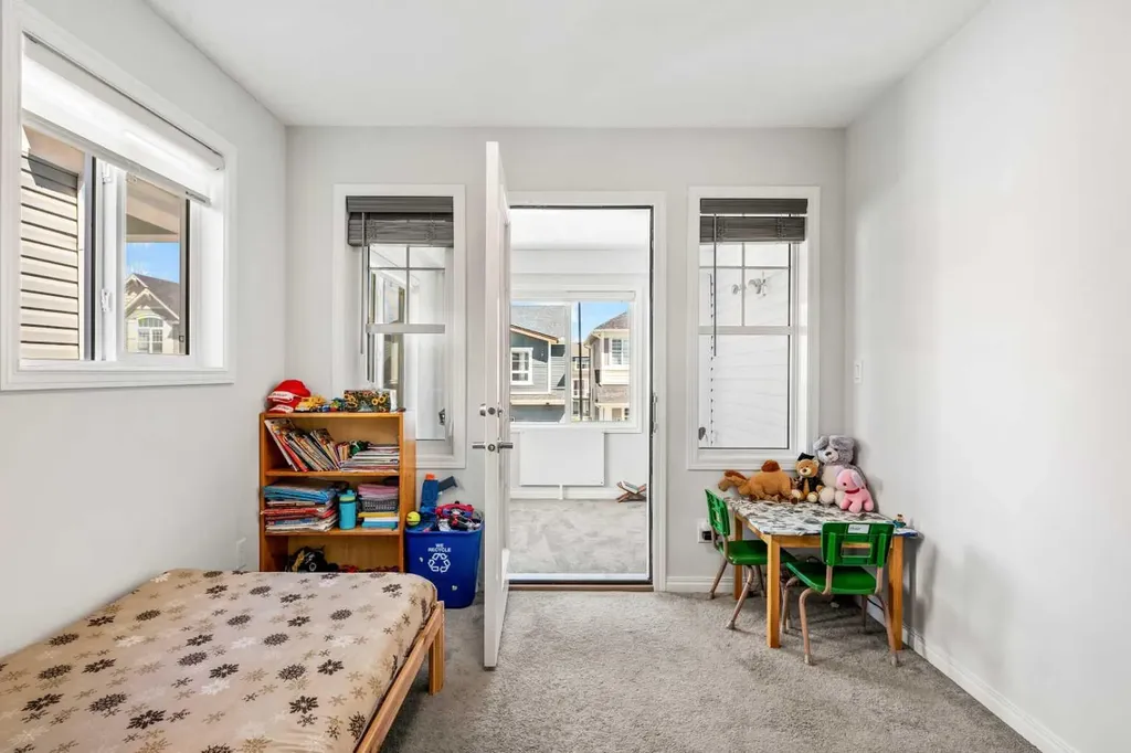 192 Carrington Crescent NW Calgary AB T3P1R1