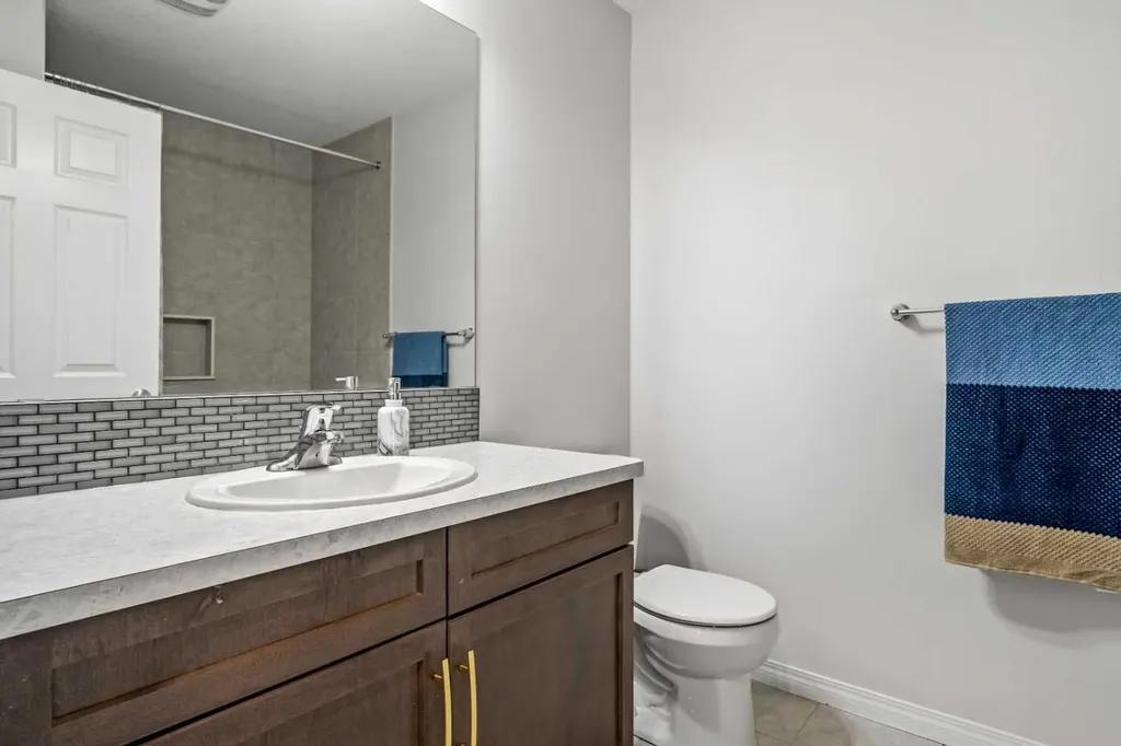 192 Carrington Crescent NW Calgary AB T3P1R1
