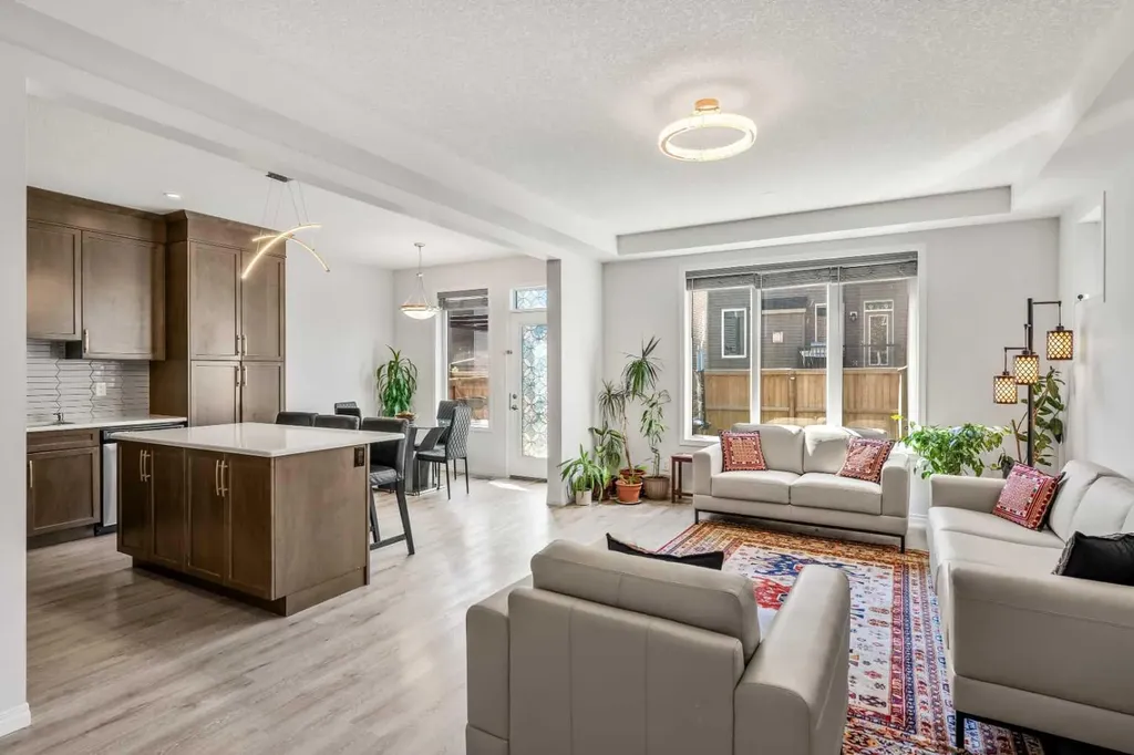192 Carrington Crescent NW Calgary AB T3P1R1