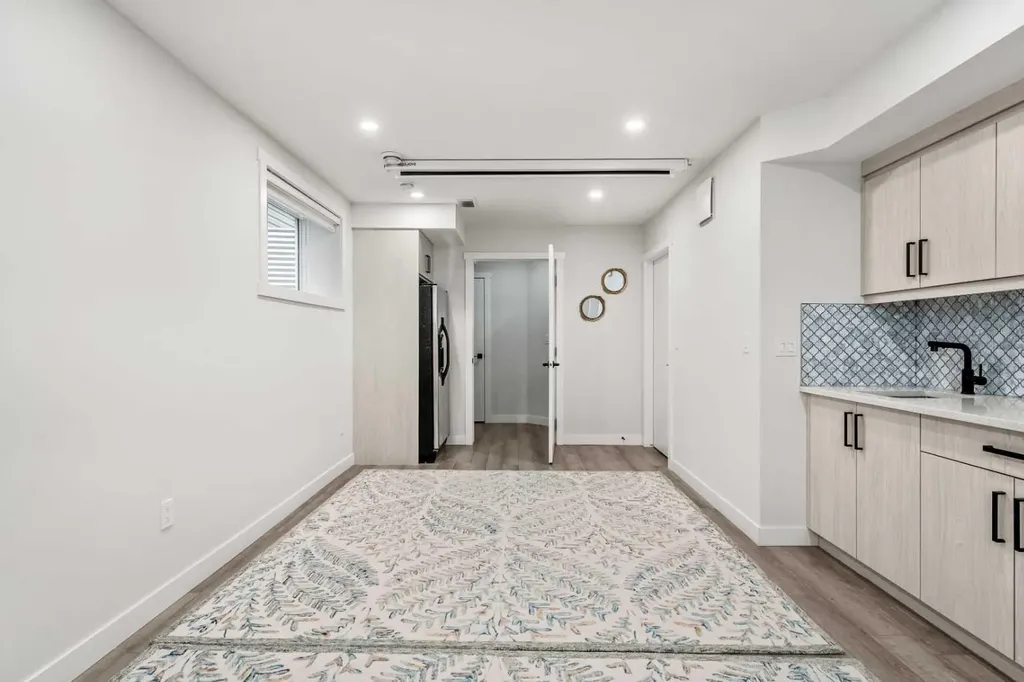 192 Carrington Crescent NW Calgary AB T3P1R1