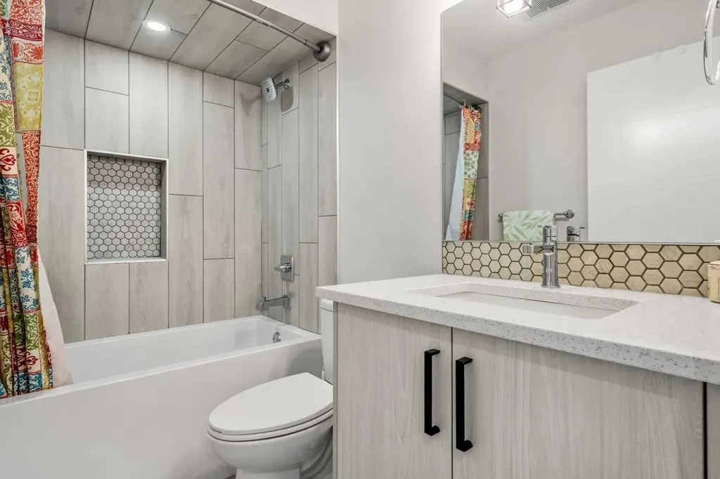 192 Carrington Crescent NW Calgary AB T3P1R1