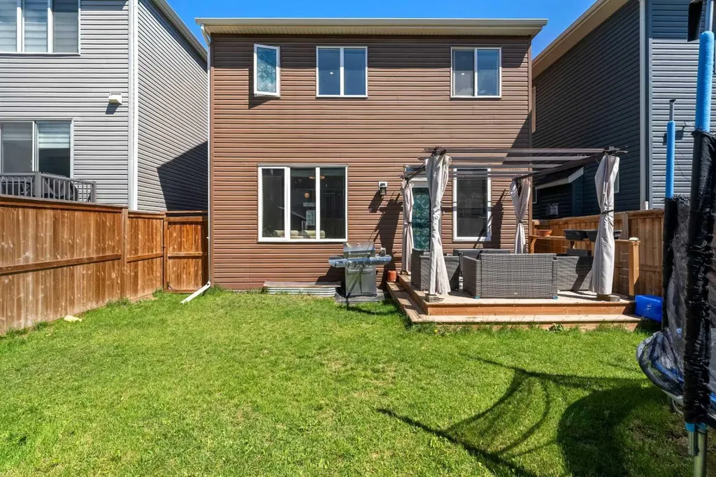 192 Carrington Crescent NW Calgary AB T3P1R1
