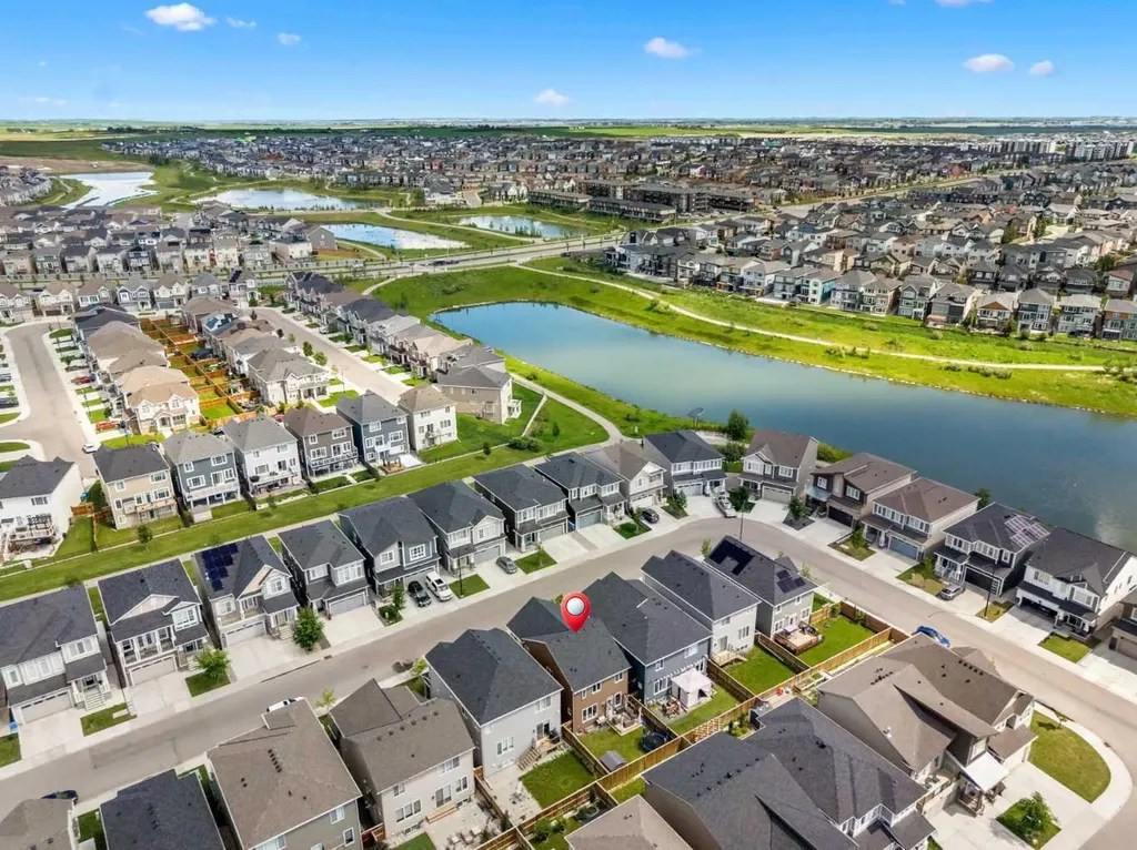 192 Carrington Crescent NW Calgary AB T3P1R1