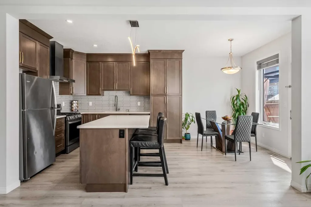 192 Carrington Crescent NW Calgary AB T3P1R1