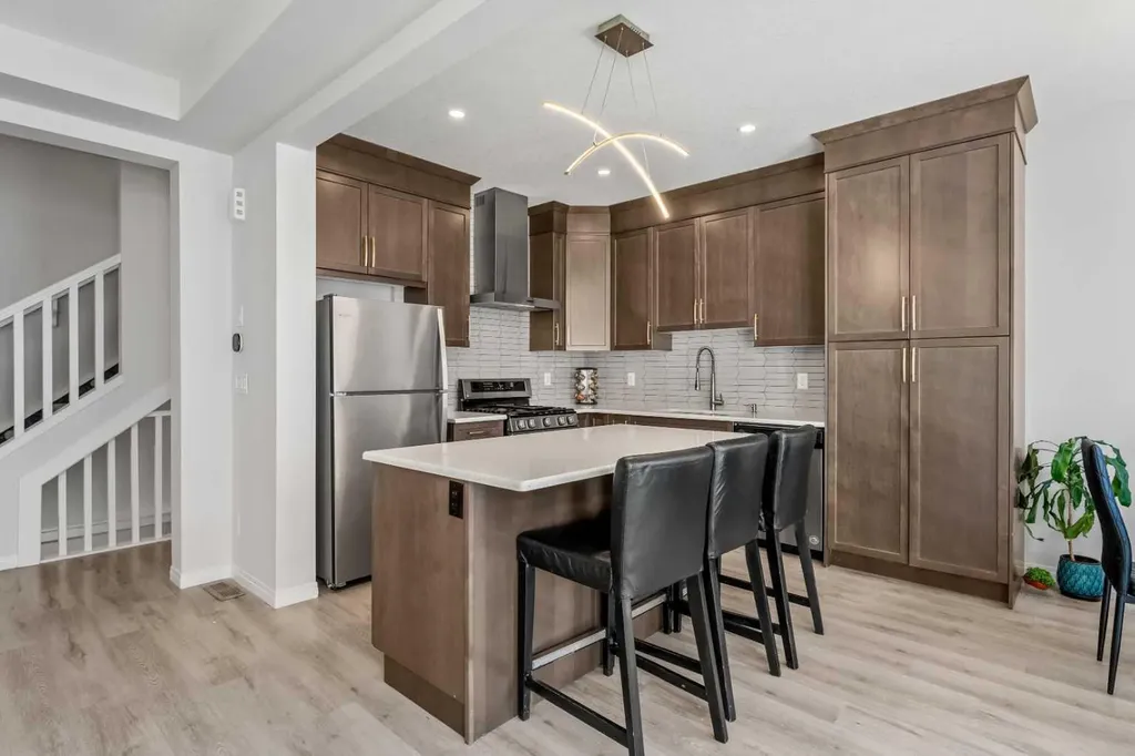 192 Carrington Crescent NW Calgary AB T3P1R1