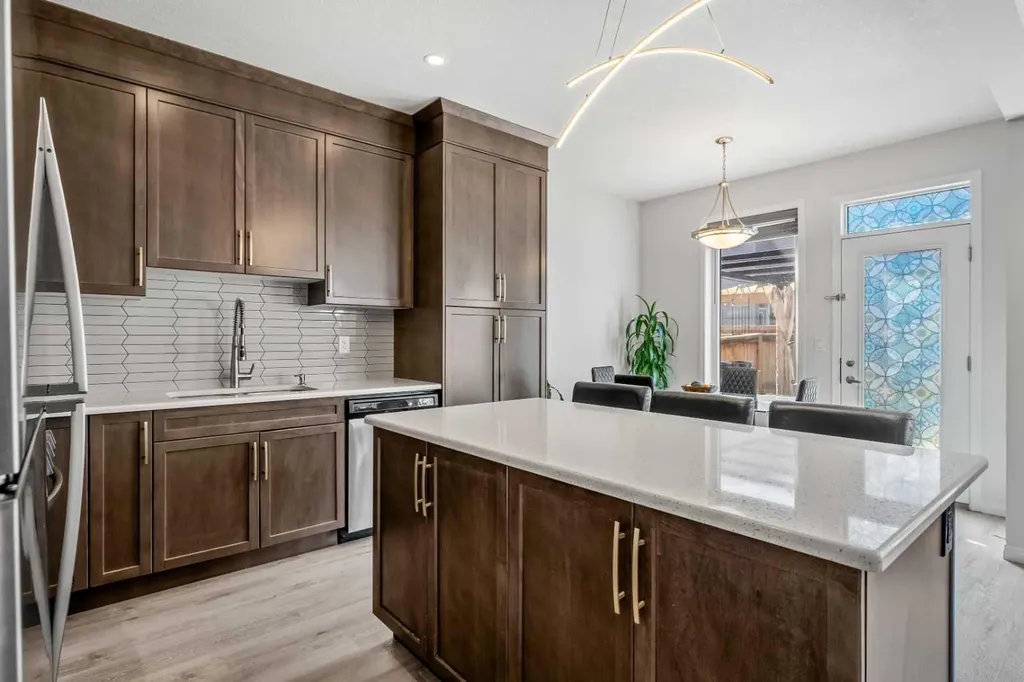 192 Carrington Crescent NW Calgary AB T3P1R1