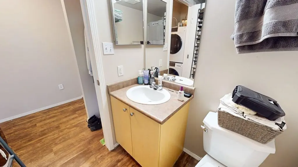 1632 Saamis Drive NW Medicine Hat AB T1C4X3