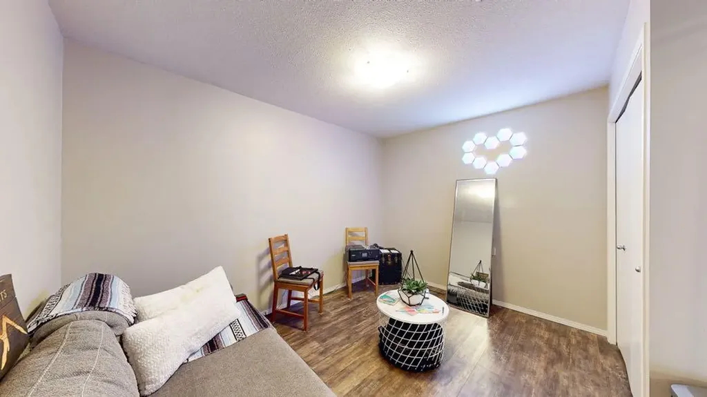 1632 Saamis Drive NW Medicine Hat AB T1C4X3