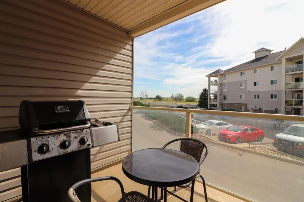 1632 Saamis Drive NW Medicine Hat AB T1C4X3