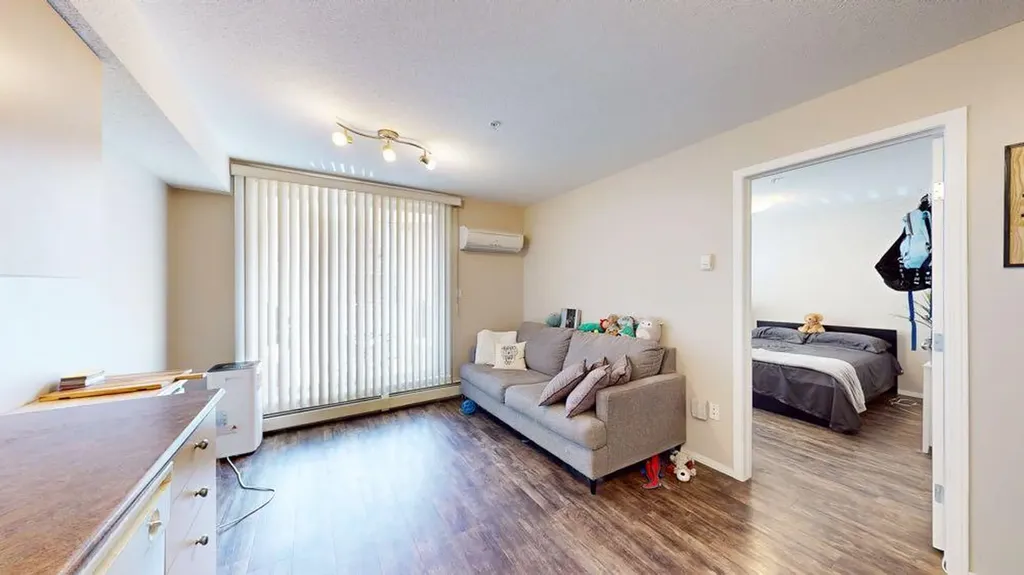 1632 Saamis Drive NW Medicine Hat AB T1C4X3