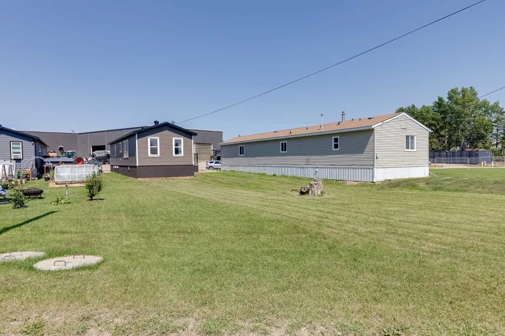 7 Trochu Avenue Trochu AB T0M 2C0