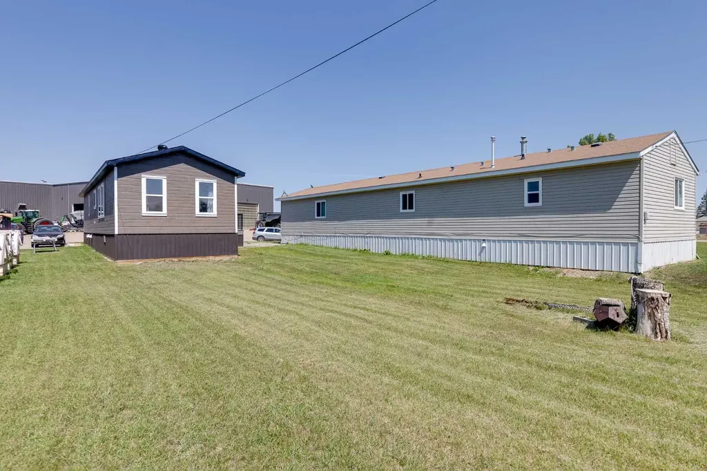7 Trochu Avenue Trochu AB T0M 2C0