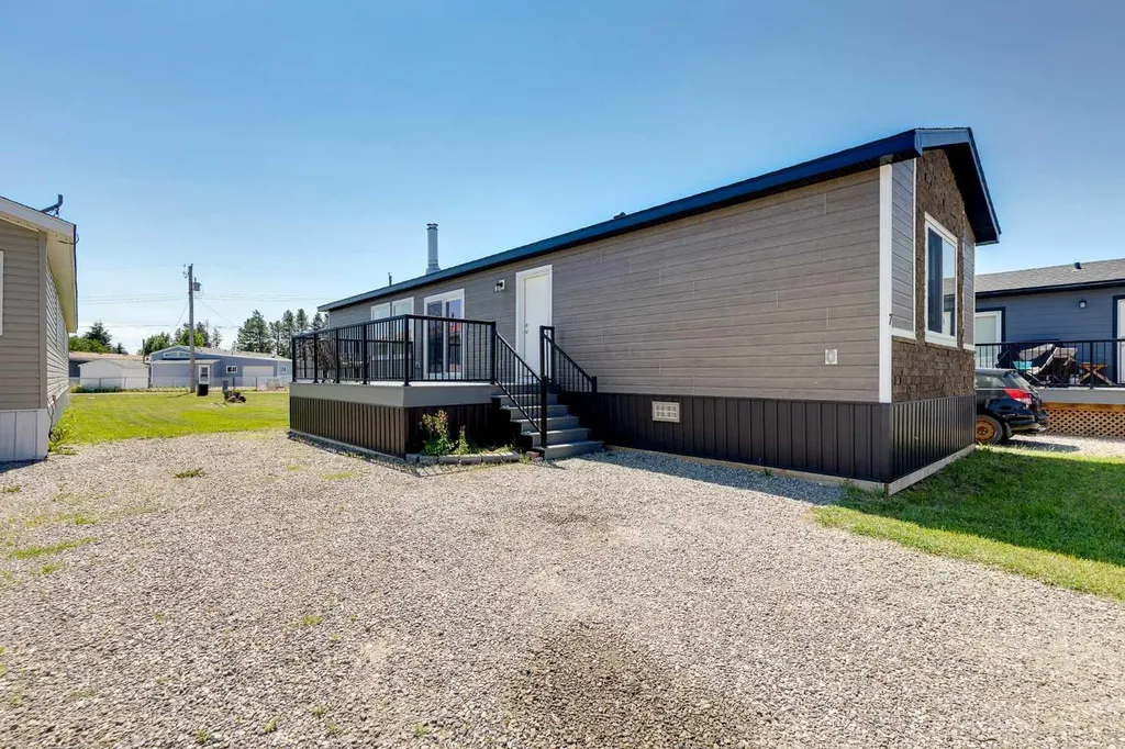 7 Trochu Avenue Trochu AB T0M 2C0