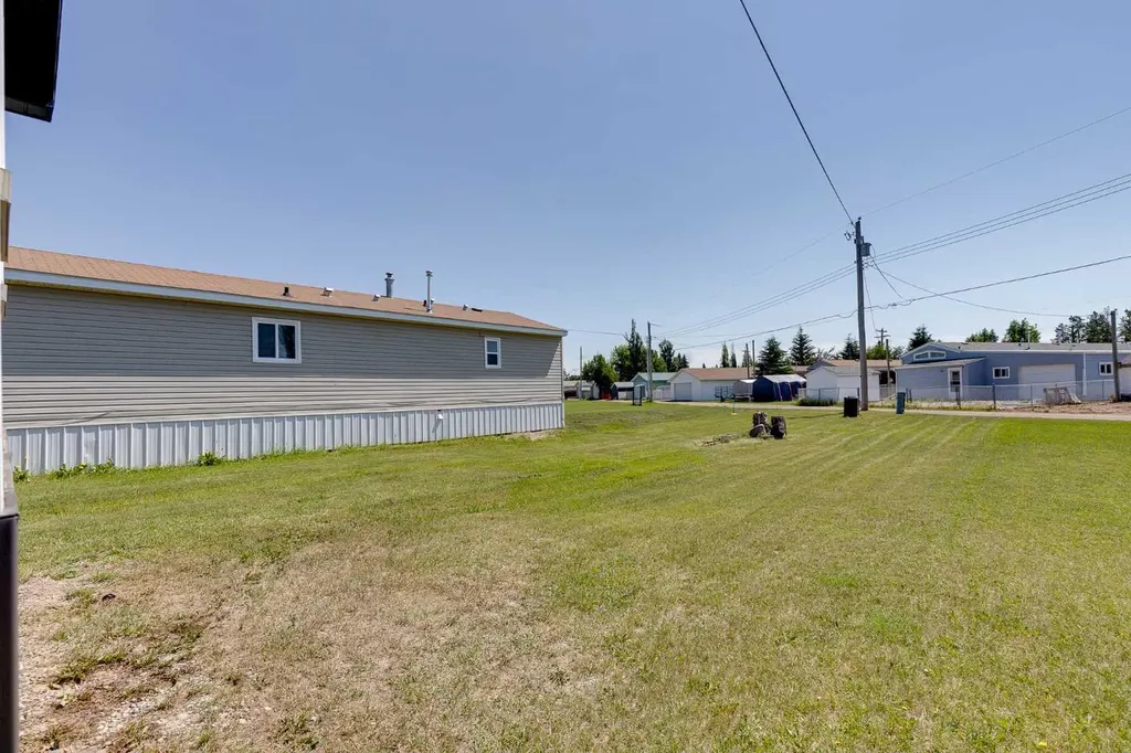 7 Trochu Avenue Trochu AB T0M 2C0