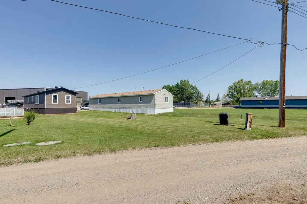 7 Trochu Avenue Trochu AB T0M 2C0