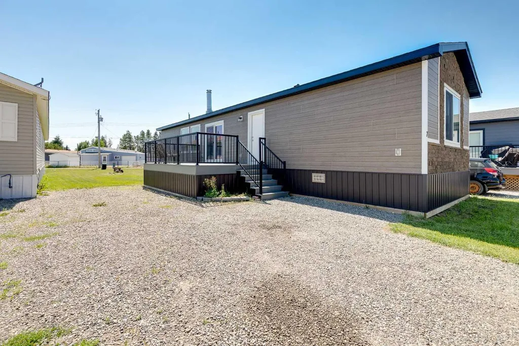 7 Trochu Avenue Trochu AB T0M 2C0