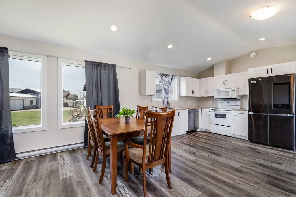 7 Trochu Avenue Trochu AB T0M 2C0