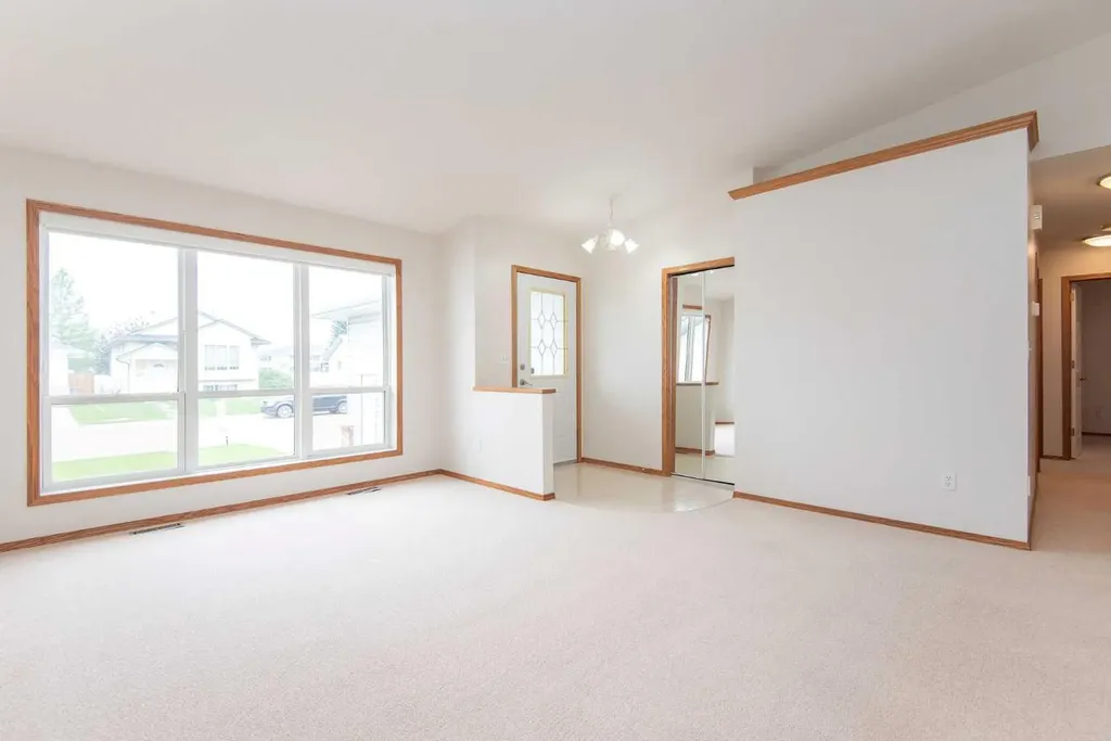 19 Logan Close Red Deer AB T4R 2N9