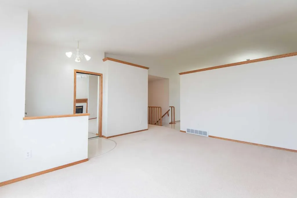 19 Logan Close Red Deer AB T4R 2N9