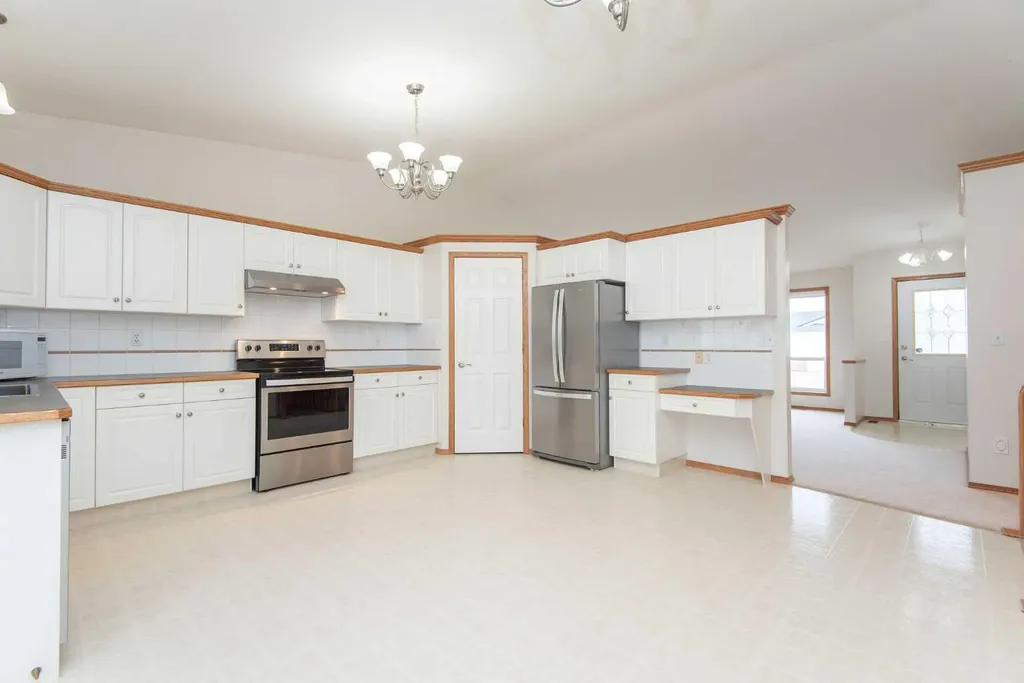 19 Logan Close Red Deer AB T4R 2N9