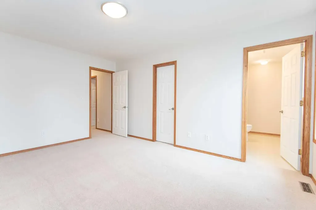 19 Logan Close Red Deer AB T4R 2N9