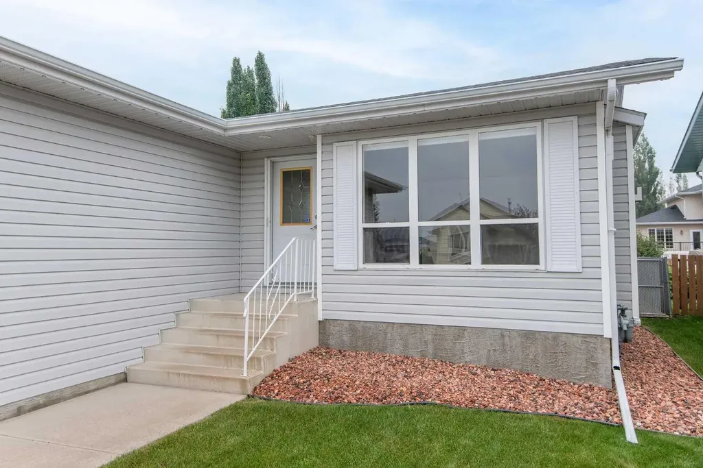 19 Logan Close Red Deer AB T4R 2N9