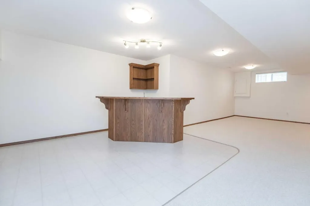 19 Logan Close Red Deer AB T4R 2N9