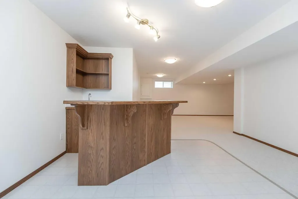 19 Logan Close Red Deer AB T4R 2N9
