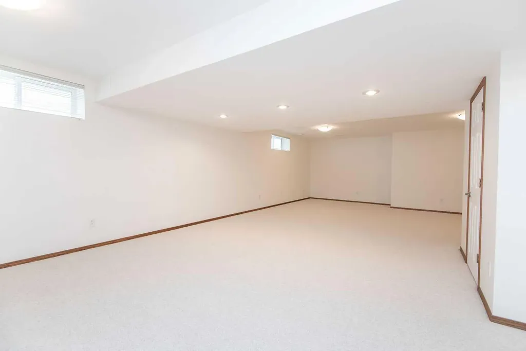 19 Logan Close Red Deer AB T4R 2N9