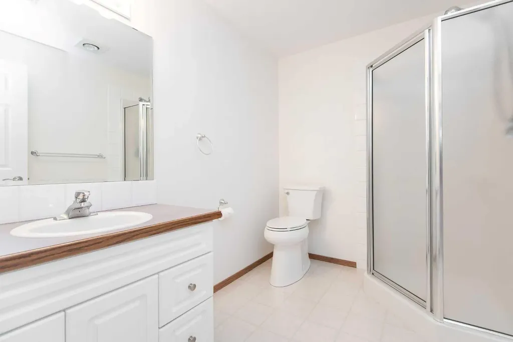 19 Logan Close Red Deer AB T4R 2N9