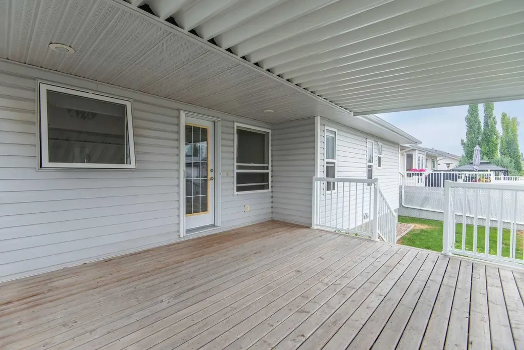 19 Logan Close Red Deer AB T4R 2N9
