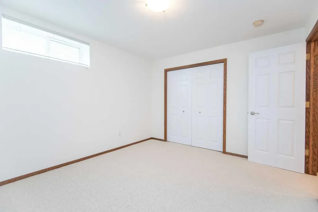 19 Logan Close Red Deer AB T4R 2N9