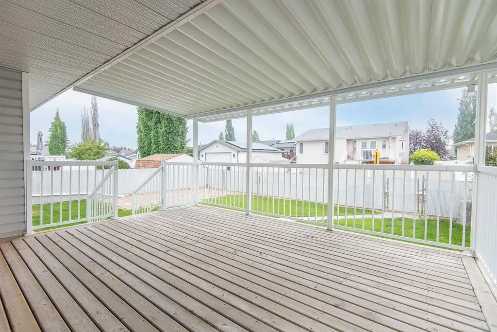 19 Logan Close Red Deer AB T4R 2N9