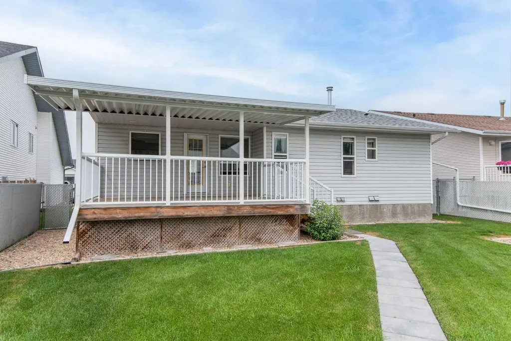19 Logan Close Red Deer AB T4R 2N9