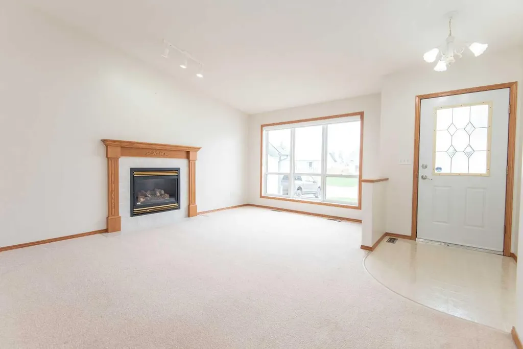 19 Logan Close Red Deer AB T4R 2N9