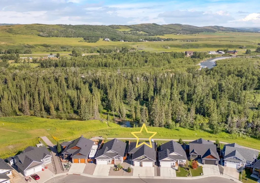 170 Riverwood Crescent SW Diamond Valley AB T0L 0H0
