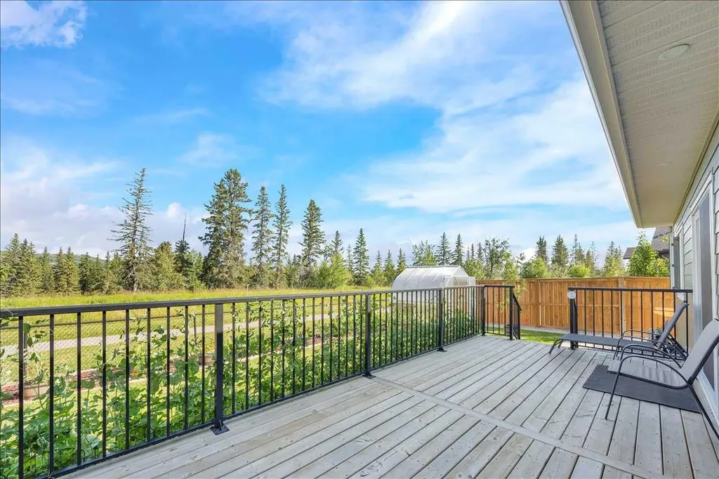 170 Riverwood Crescent SW Diamond Valley AB T0L 0H0