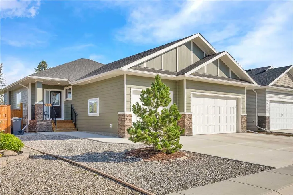 170 Riverwood Crescent SW Diamond Valley AB T0L 0H0