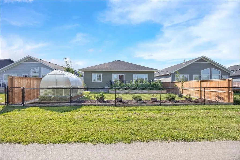 170 Riverwood Crescent SW Diamond Valley AB T0L 0H0