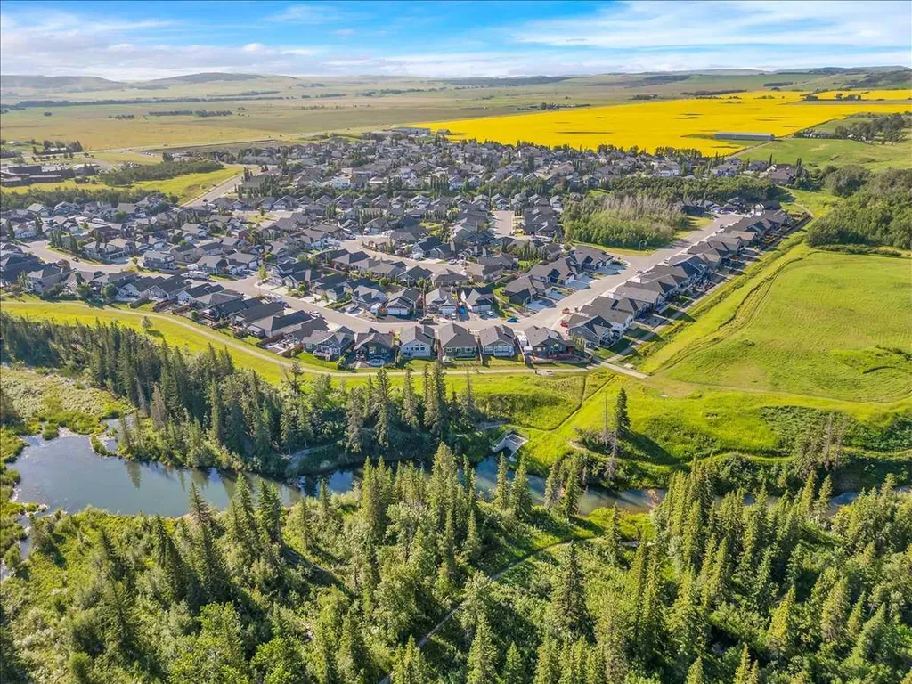 170 Riverwood Crescent SW Diamond Valley AB T0L 0H0