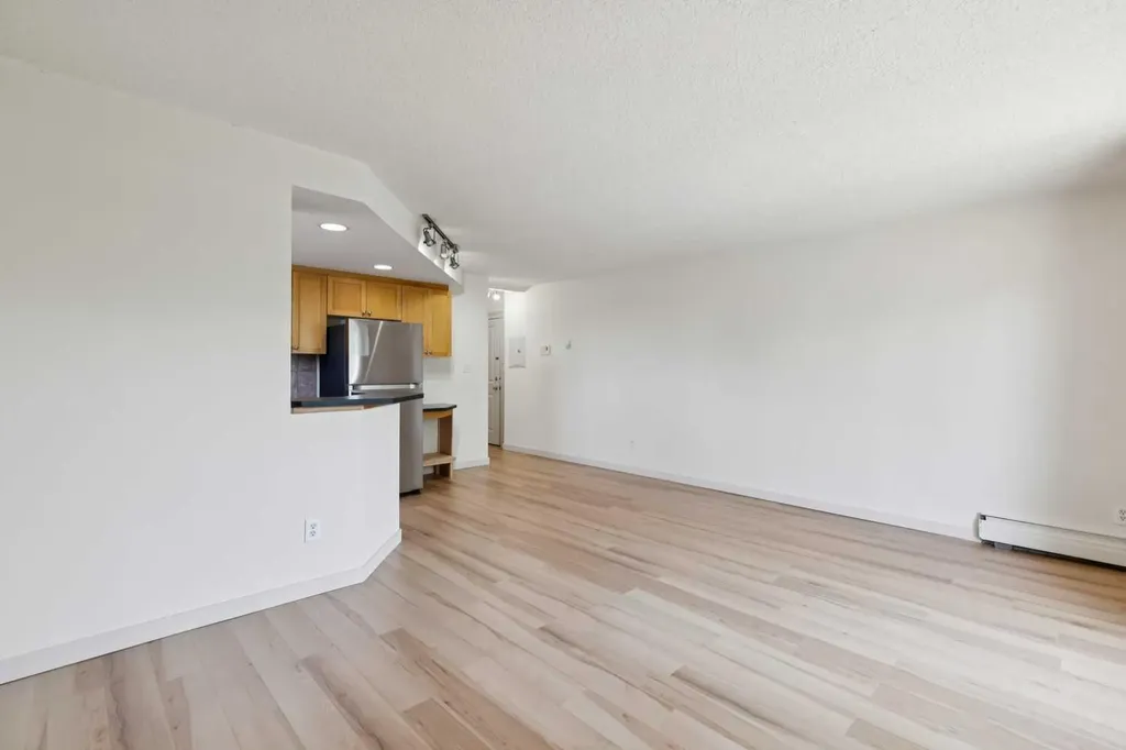 340 4 Avenue NE Calgary AB T2E0J3