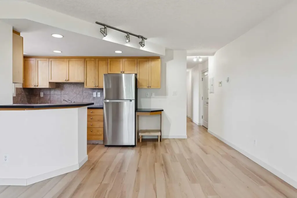 340 4 Avenue NE Calgary AB T2E0J3