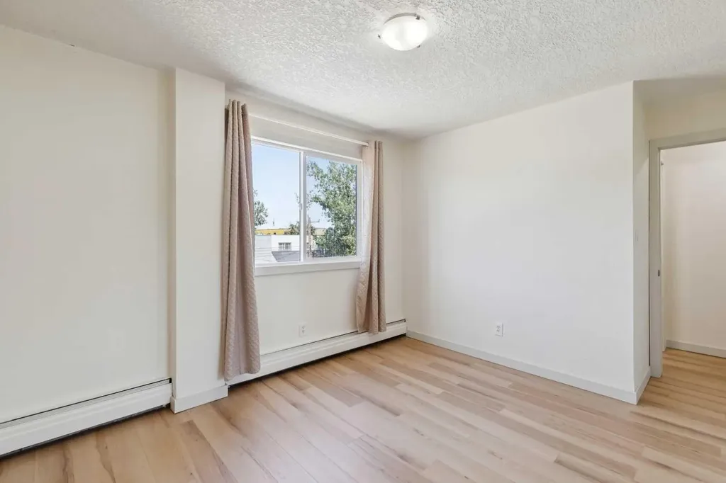 340 4 Avenue NE Calgary AB T2E0J3