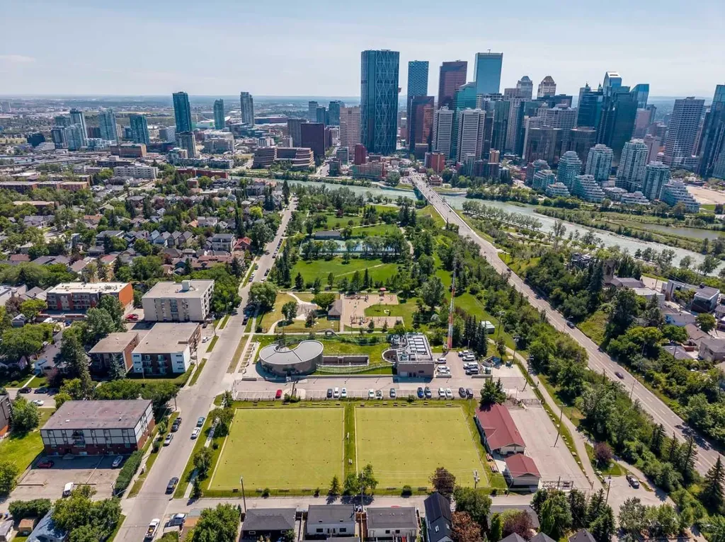340 4 Avenue NE Calgary AB T2E0J3