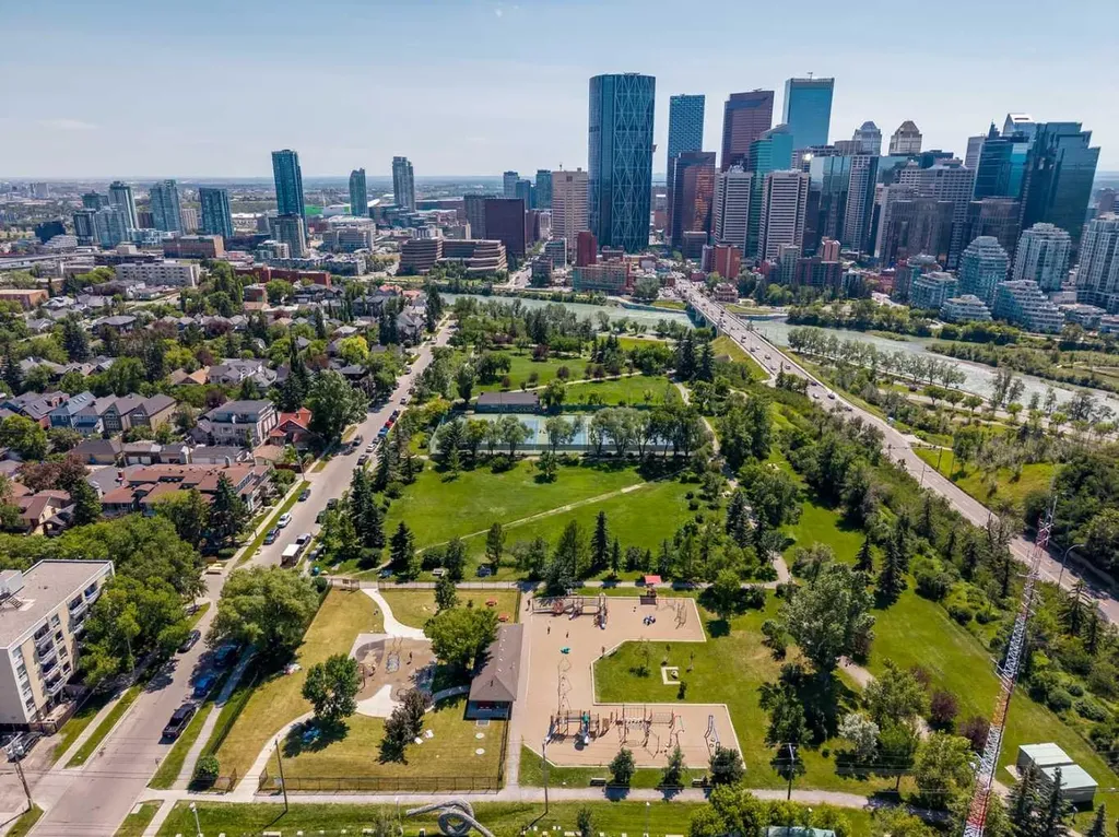 340 4 Avenue NE Calgary AB T2E0J3
