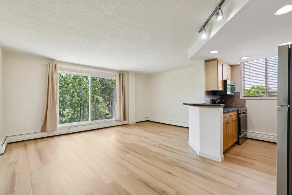 340 4 Avenue NE Calgary AB T2E0J3