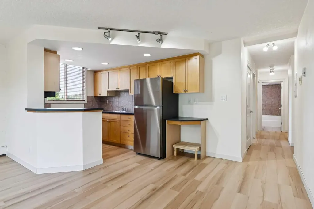 340 4 Avenue NE Calgary AB T2E0J3