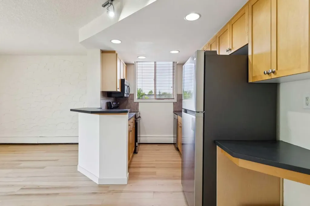 340 4 Avenue NE Calgary AB T2E0J3